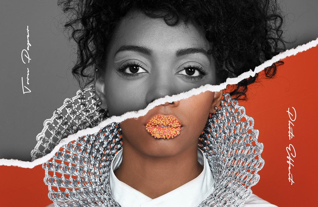 ripped-paper-portrait-photo-effect-mockup-psd